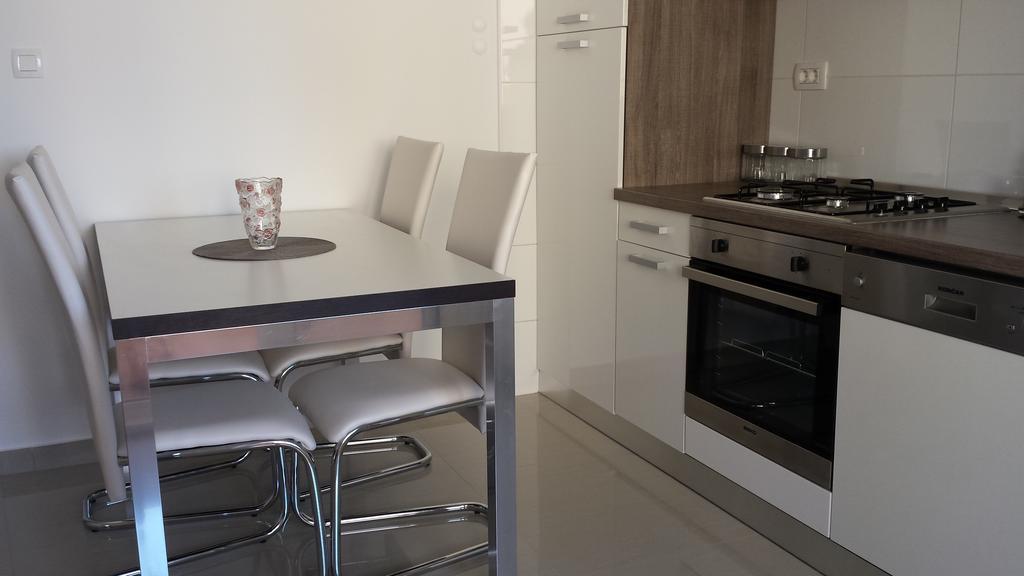 Apartment Sandrica Стоморска Стая снимка